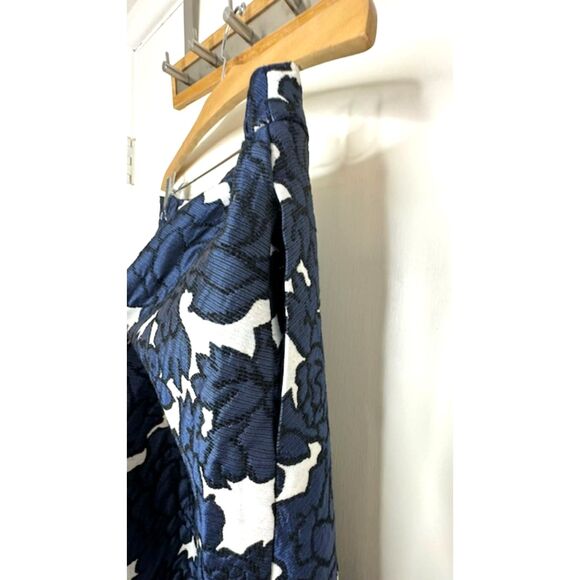 LANE BRYANT NAVY BLUE FLORAL BROCADE FULL SKIRT WITH POCKETS NWT SIZE 14 - Picture 9 of 11